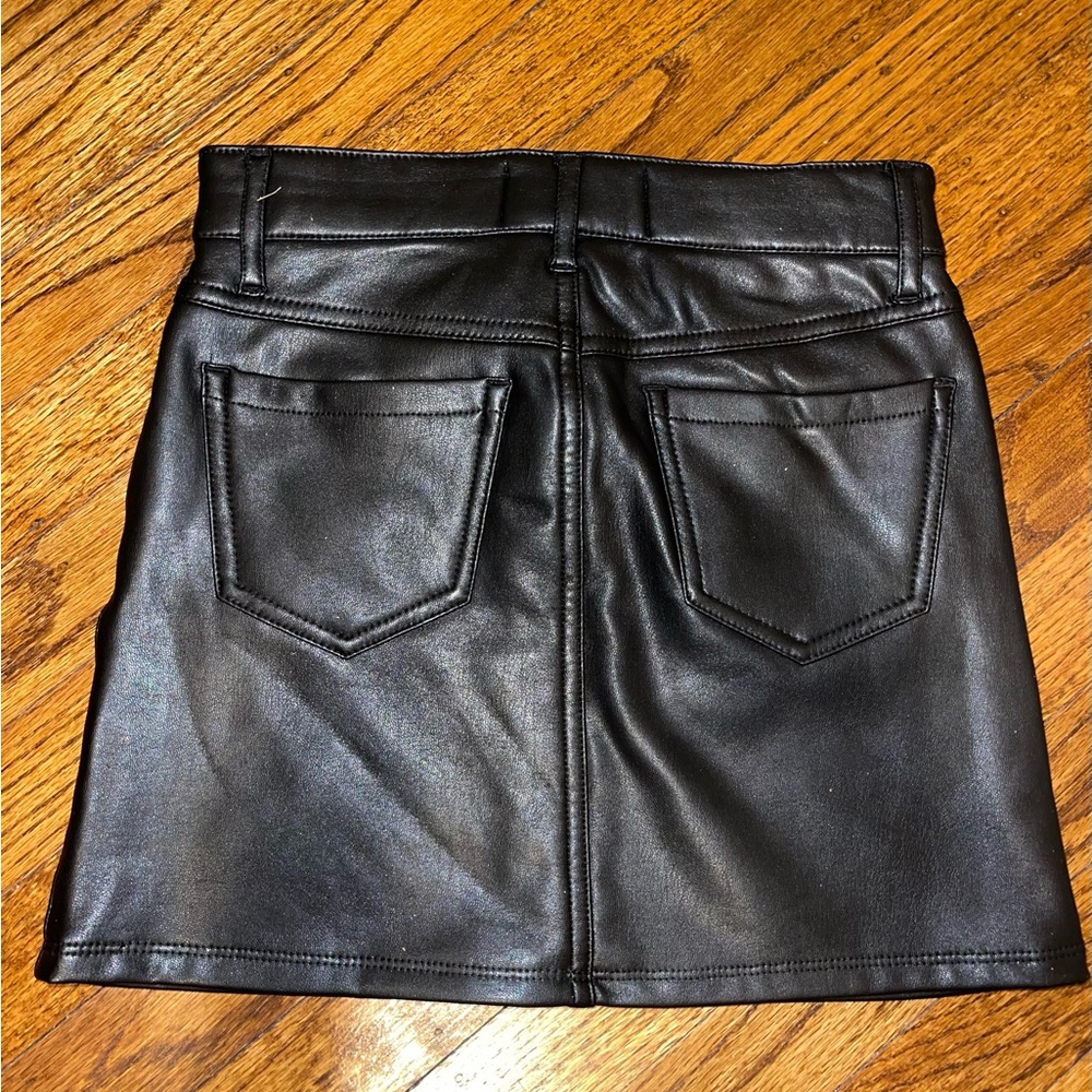 Abercrombie Kids Black Faux Leather Mini Skirt - Picture 4 of 5